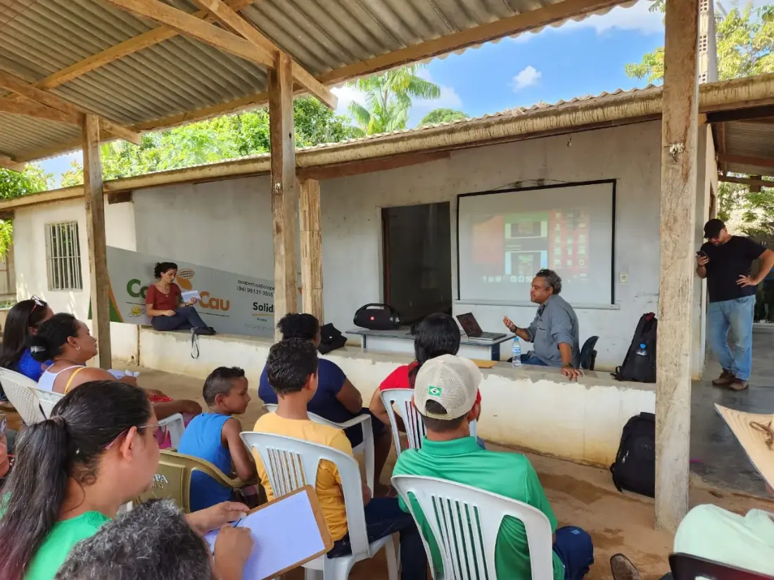 apresentação do aplicativo aos produtores, na cooperativa